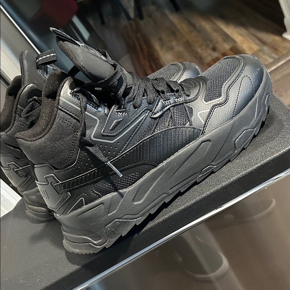 Puma Men's Charcoal Black Sneakers